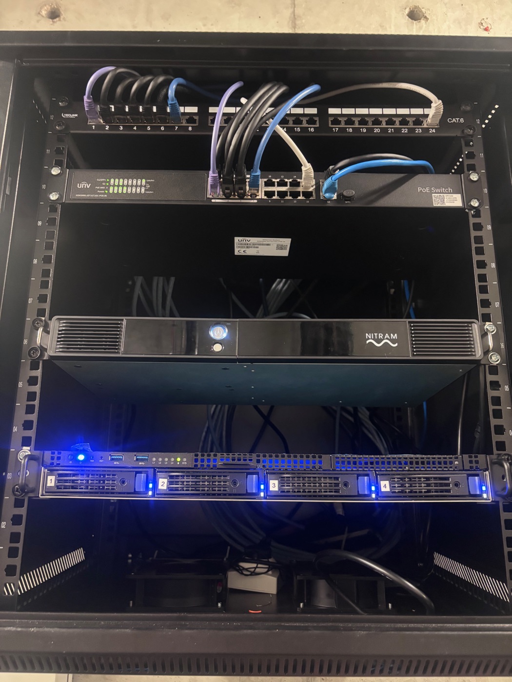 Baie réseau d'une installation de supervision vidéo Kitech